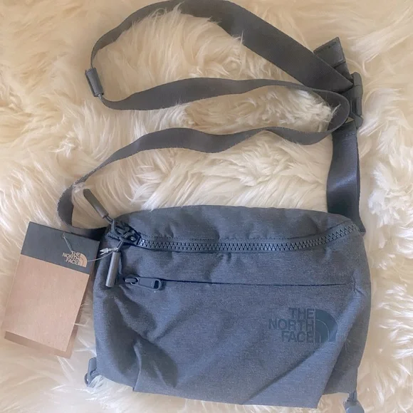 NWT THE NORTH FACE NEVER STOP LUMBAR BAG CROSSBODY WAIST FANNIE PACK GRAY - Picture 4 of 8